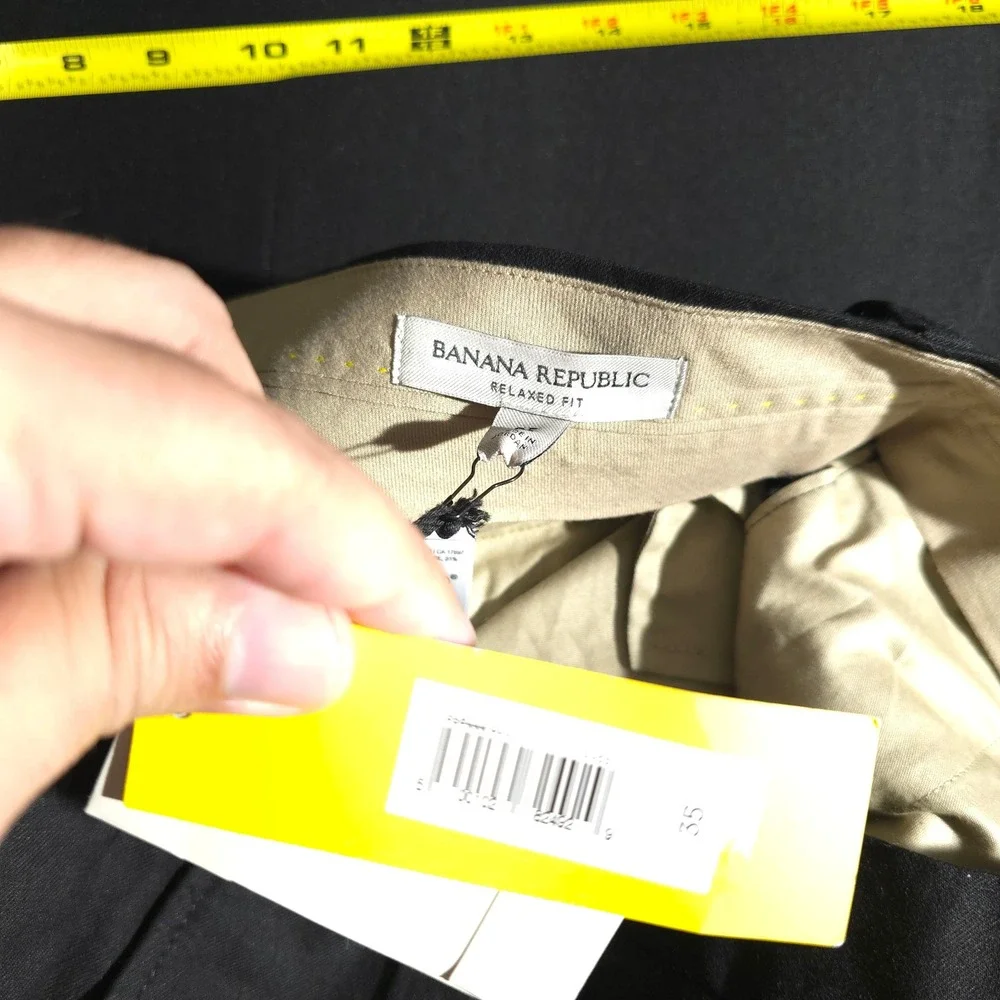 Banana Republic Relaxed Fit Mens 35 Black Pleated Straight Leg Trousers NWT